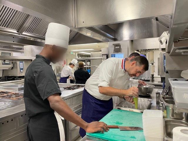 dans les cuisines du Bristol